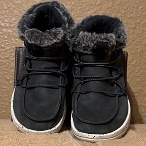 Hey Dude Womens  Slip On Boots- dark grey/ black  6